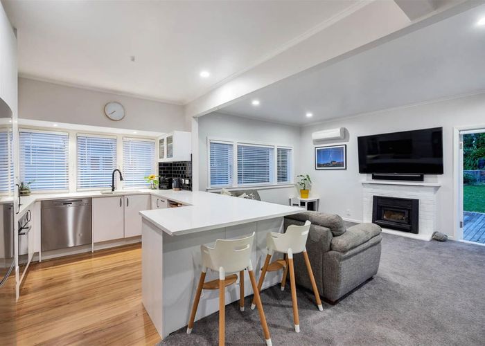  at 1/53 Corunna Road, Milford, Auckland