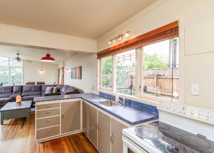  at 21 Manor Drive, Stokes Valley, Lower Hutt