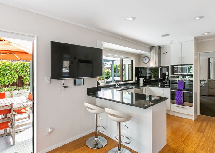  at 4 Woodview Rise, Botany Downs, Auckland