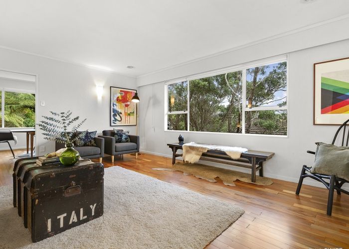  at 11 Epping Grove, Karori, Wellington