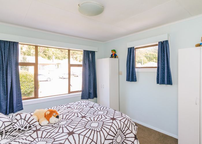  at 122 Wellington Road, Wainuiomata, Lower Hutt