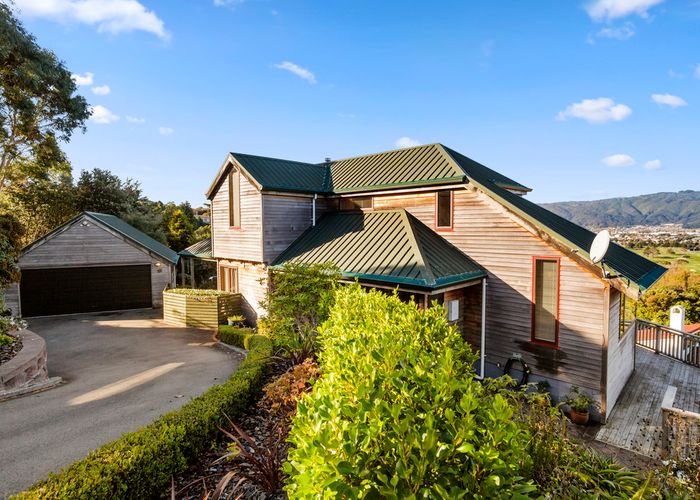  at 45 Pomare Road, Tirohanga, Lower Hutt