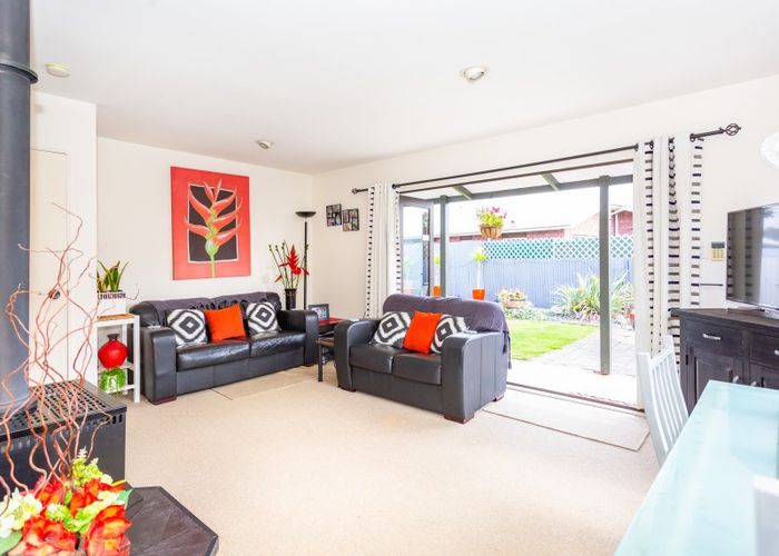  at 2/32 Torrens Road, Hillmorton, Christchurch