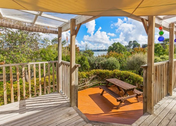  at 38 Esmeralda Avenue, Avondale, Auckland