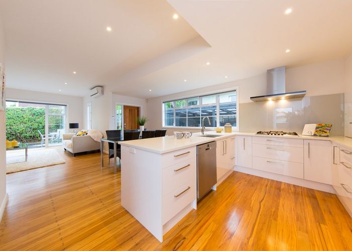  at 15 WILLIAM Avenue, Greenlane, Auckland