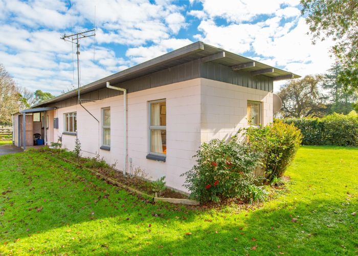  at 284 Raynes Road, Hamilton