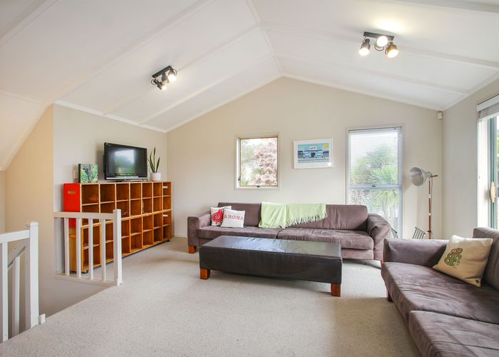  at 1/16A Tamahere Drive, Glenfield, Auckland