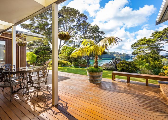  at 101 Ferry Parade, Herald Island, Auckland