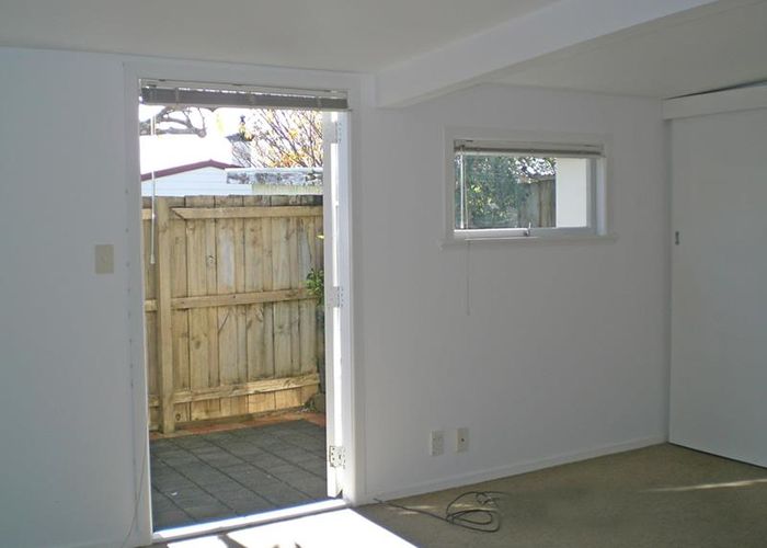  at 2/10 Lancing Road, Sandringham, Auckland