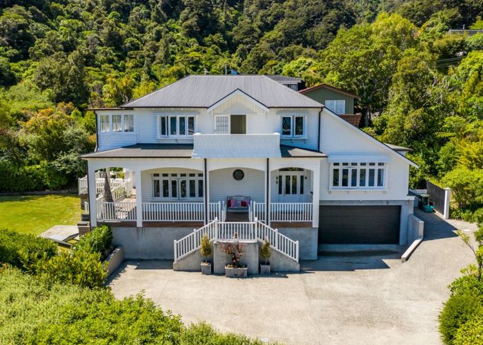  at 27 Moana Road, Days Bay, Lower Hutt