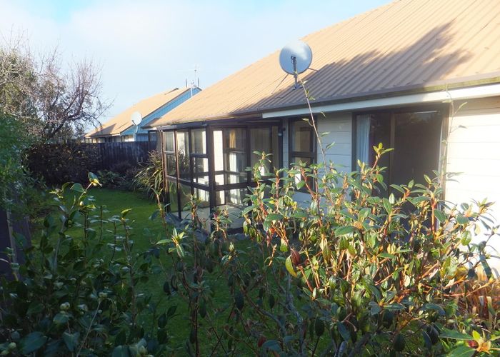 at 2/5 Crofton Road, Harewood, Christchurch