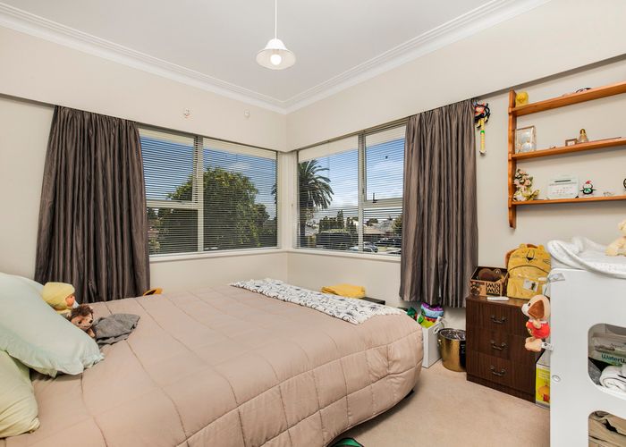  at 8 Richards Avenue, Papatoetoe, Auckland