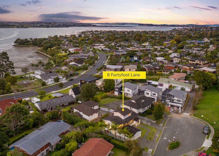  at 8 Fortyfoot Lane, Sunnyhills, Auckland