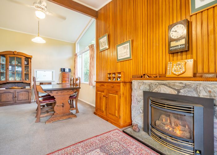  at 4 Forest Road, Pinehaven, Upper Hutt