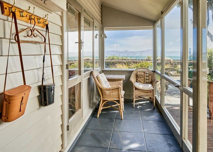  at 143 Marine Parade, Eastbourne, Lower Hutt