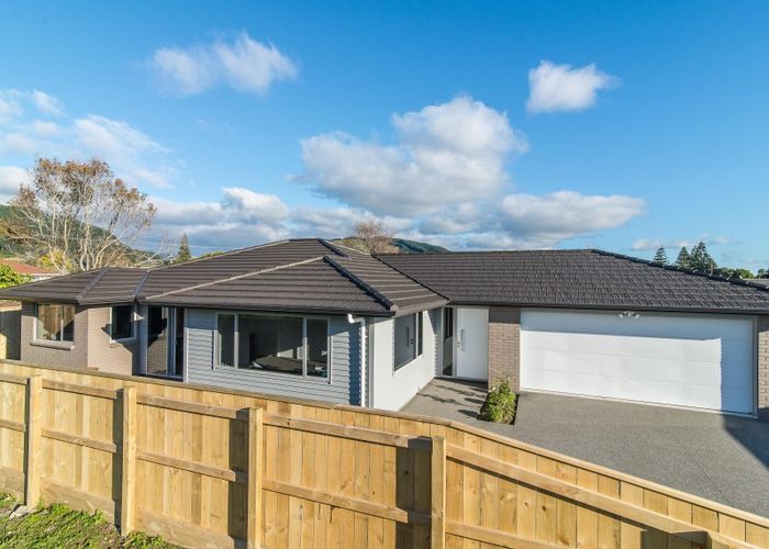  at 9 St Vincent Way, Waikanae