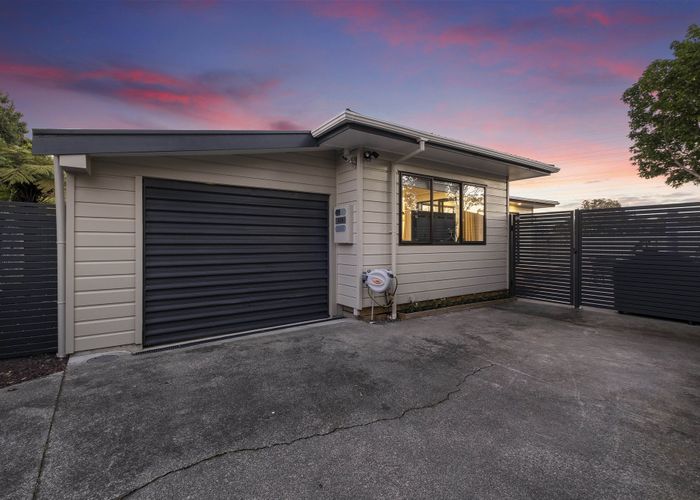  at 2/22 Tiraumea Drive, Pakuranga, Auckland
