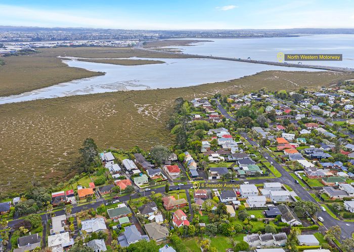  at 6 Seaside Avenue, Waterview, Auckland