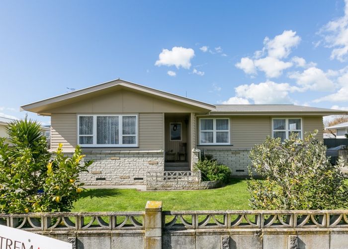 Free property data for 17 Winchester Place, Tamatea, Napier homes.co.nz