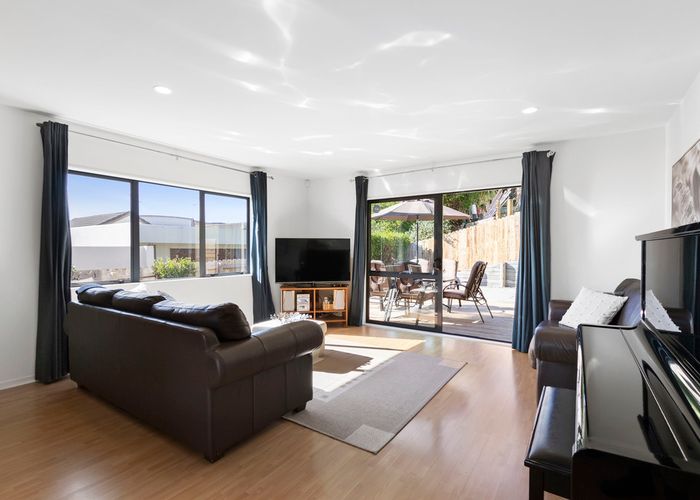  at 60 Fernhill Way, Oteha, Auckland