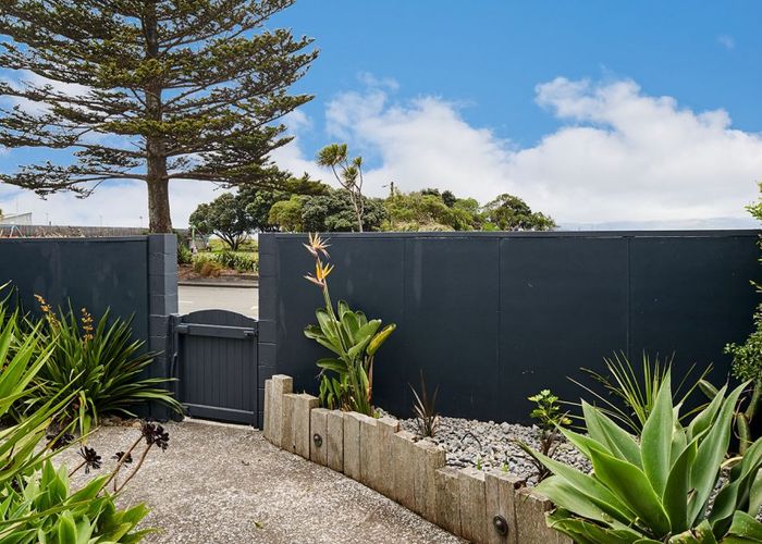  at 59 Marine Parade, Eastbourne, Lower Hutt