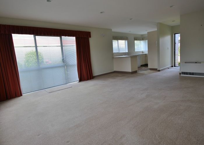 at 2/30 King Street, Ebdentown, Upper Hutt