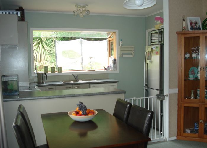  at 32 Kiwi Crescent, Tawa, Wellington