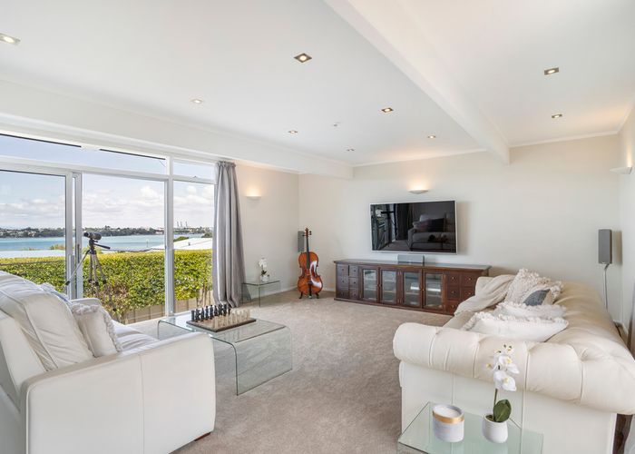  at 43 McBreen Avenue, Northcote, Auckland