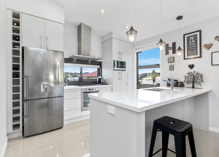  at 29 Rochfort Crescent, Pyes Pa, Tauranga