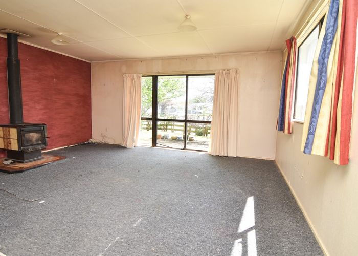 Free property data for 12 Tasman Crescent, Carterton homes.co.nz