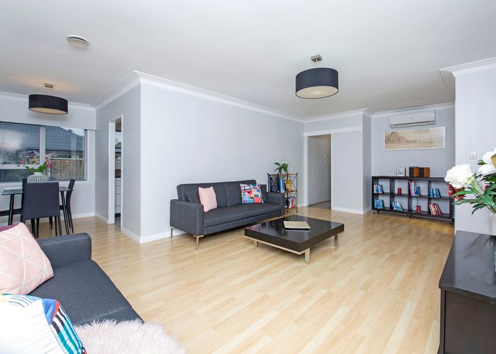  at 2/11 Pakuranga Road, Pakuranga, Auckland