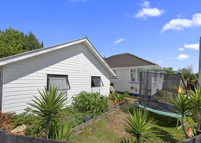  at 13 Rawlings Street, Bader, Hamilton