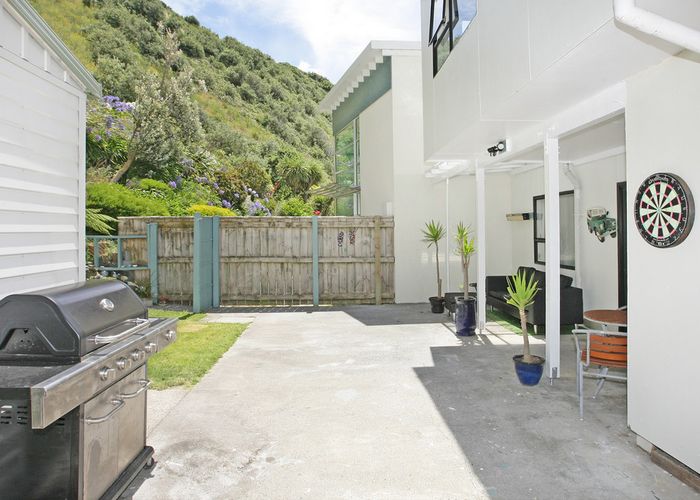  at 4/420 Queens Drive, Lyall Bay, Wellington