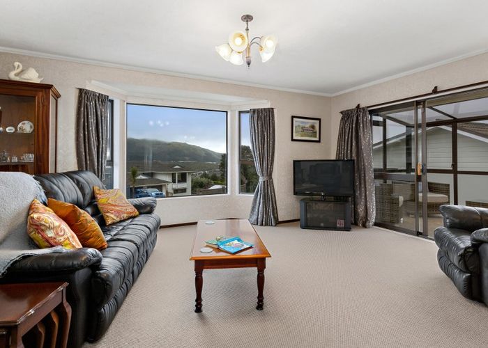  at 51 Woodman Drive, Tawa, Wellington