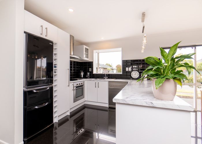 at 2/8 Pentland Drive, Belfast, Christchurch