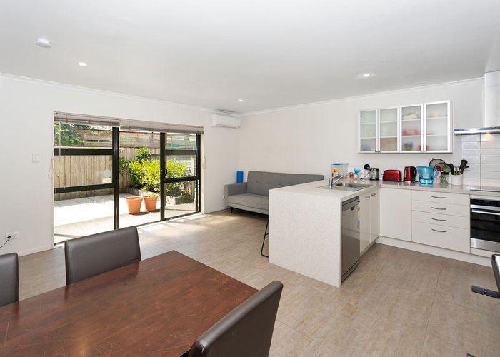  at 10/17 HARBOUR VIEW ROAD, Exclusive 