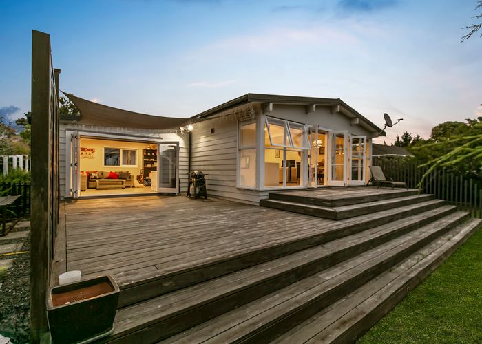  at 3 Maynard Place, Mangere Bridge, Auckland