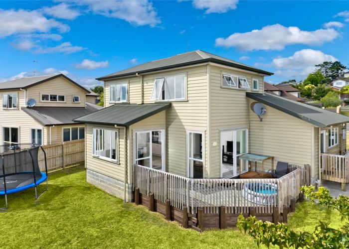  at 27A Sapperton Drive, Henderson, Auckland