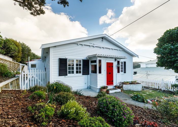  at 8 Messines Road, Karori, Wellington