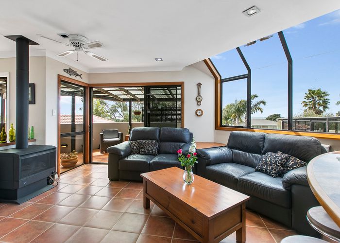  at 1/6 Luke Place, Eastern Beach, Auckland