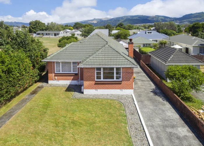  at 33 Pine Avenue, Upper Hutt Central, Upper Hutt