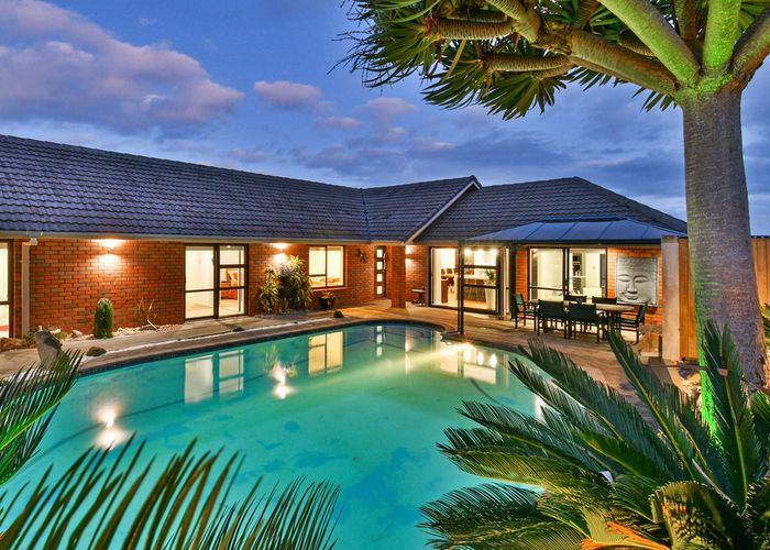  at 8 Gigi Place, Conifer Grove, Takanini