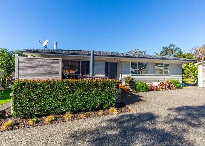 at 6 Waterlea Avenue, Mangere Bridge, Auckland