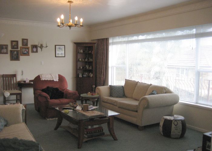  at 1020 River Road, Queenwood, Hamilton