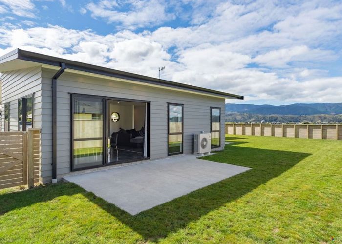  at 100 Riverstone Drive, Riverstone Terraces, Upper Hutt