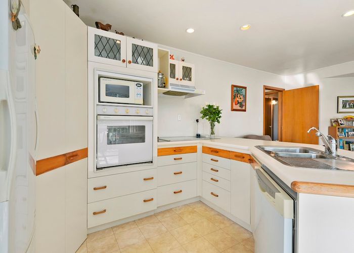 at 2/77 Orakei Road, Remuera, Auckland