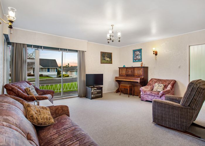  at 1/38 Littlejohn Street, Hillsborough, Auckland