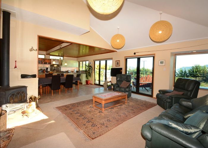  at 15 Mclelland Street, Macandrew Bay, Dunedin