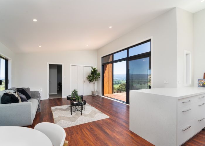  at 4 Airstrip Ridge, Parkvale