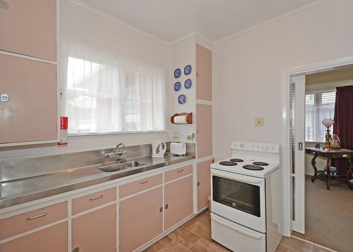  at 4 Seddon Street, Wallaceville, Upper Hutt